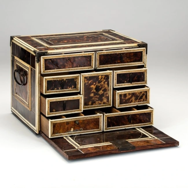 Tortoiseshell table cabinet with drawers, India or Sri Lanka, 17th century AD